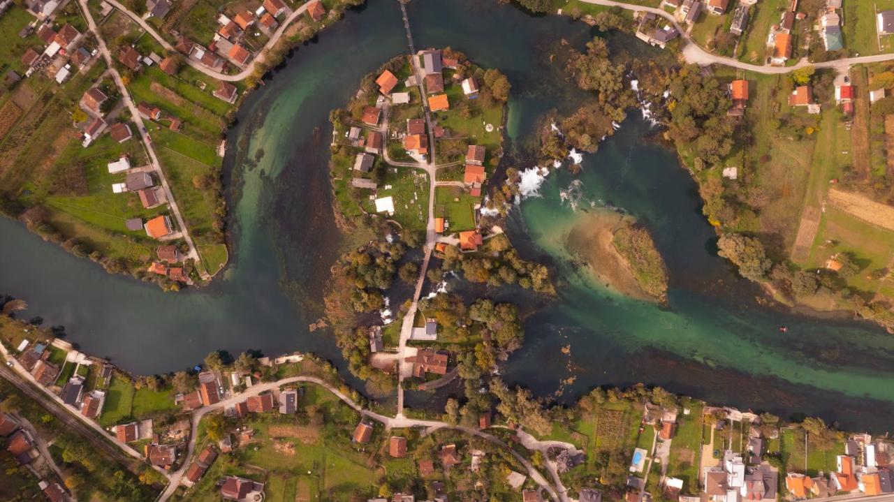 Waterfall Glamping Cabin Villa Bihać Exteriör bild